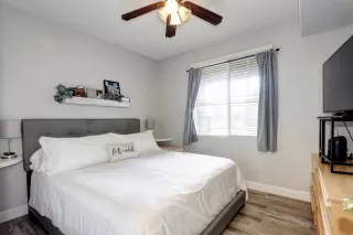 Photo #5: 221036899 Listing