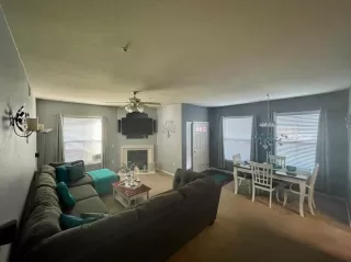 Photo #2: 221037494 Listing