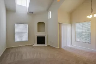 Photo #5: 221037691 Listing