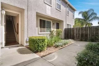 Photo #4: 221038026 Listing