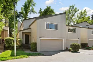 Photo #1: 221038779 Listing