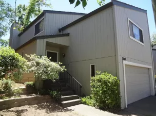 Photo #2: 221038779 Listing