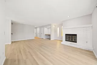 Photo #6: 221038779 Listing