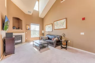 Photo #5: 221038977 Listing