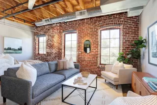 Photo #3: 221039536 Listing