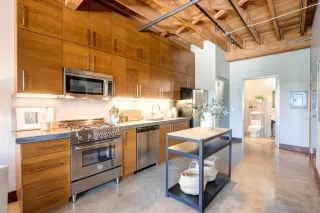 Photo #6: 221039536 Listing