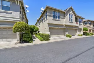 Photo #2: 221040960 Listing