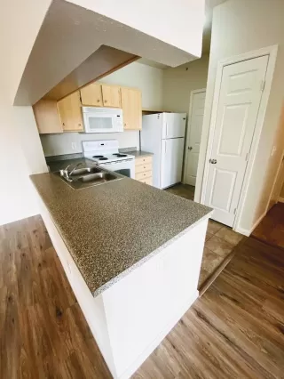 Photo #2: 221041146 Listing