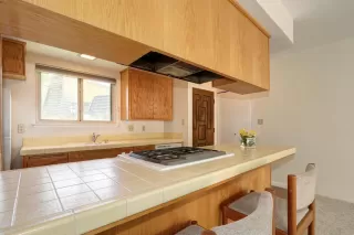 Photo #5: 221041509 Listing