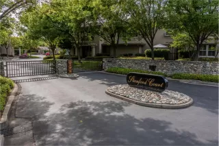 Photo #1: 221042544 Listing