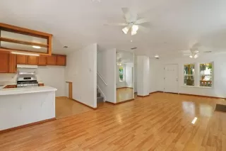 Photo #5: 221042698 Listing 