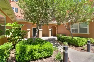 Photo #1: 221043408 Listing