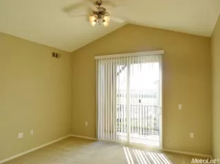 Photo #2: 221043458 Listing