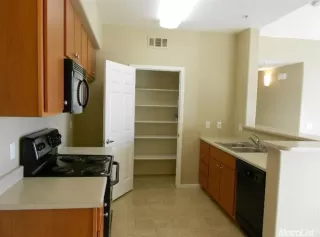 Photo #4: 221043458 Listing