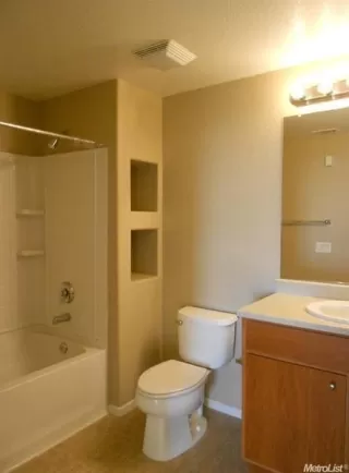 Photo #5: 221043458 Listing