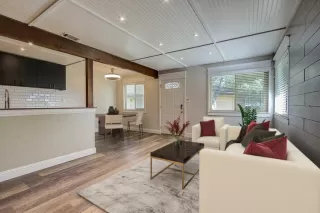 Photo #1: 221044171 Listing