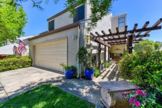 Photo #4: 221045093 Listing