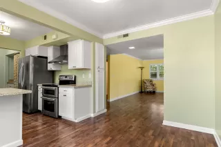 Photo #4: 221047374 Listing 