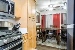 Photo #5: 221047428 Listing 