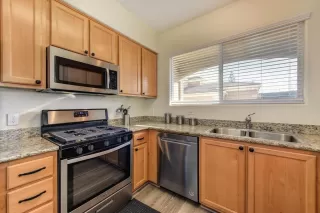 Photo #1: 221047617 Listing