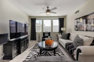 Photo #5: 221047617 Listing