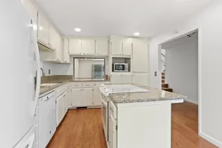 Photo #6: 221048041 Listing 