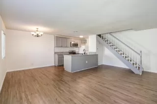 Photo #1: 221048090 Listing 