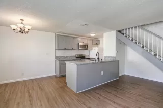 Photo #3: 221048090 Listing 