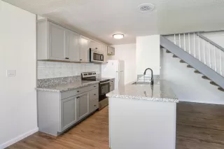 Photo #5: 221048090 Listing 