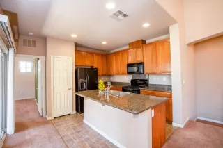 Photo #1: 221048246 Listing