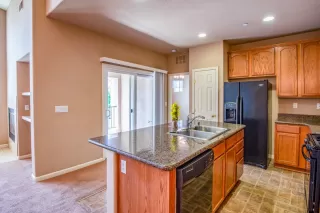 Photo #2: 221048246 Listing