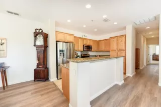 Photo #4: 221048344 Listing