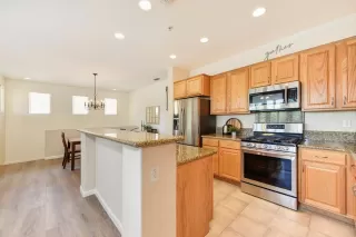 Photo #5: 221048344 Listing