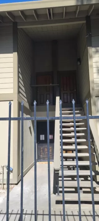 Photo #3: 221048520 Listing