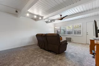 Photo #4: 221048654 Listing