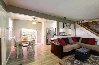 Photo #3: 221048683 Listing 