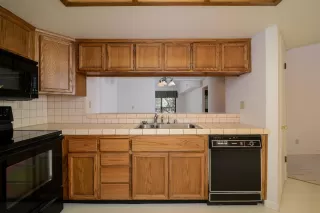 Photo #3: 221049332 Listing