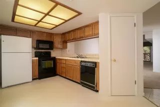 Photo #5: 221049332 Listing