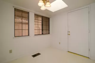 Photo #6: 221049332 Listing