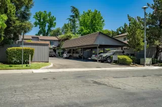 Photo #4: 221049569 Listing