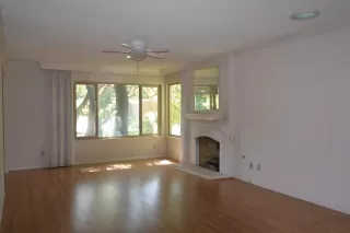 Photo #4: 221049571 Listing