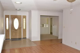 Photo #6: 221049571 Listing