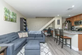 Photo #4: 221049966 Listing