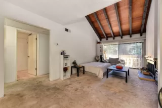 Photo #3: 221051097 Listing