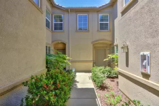 Photo #2: 221052012 Listing