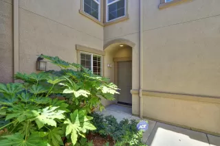 Photo #3: 221052012 Listing