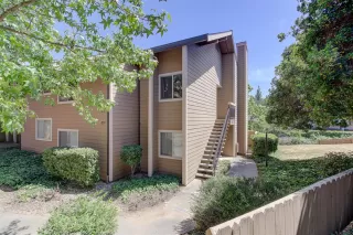 Photo #2: 221052461 Listing