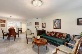 Photo #6: 221052829 Listing 