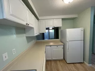 Photo #3: 221053003 Listing