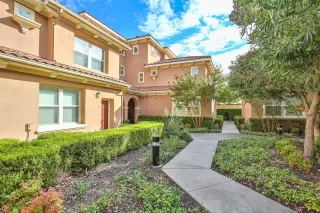 Photo #2: 221053193 Listing